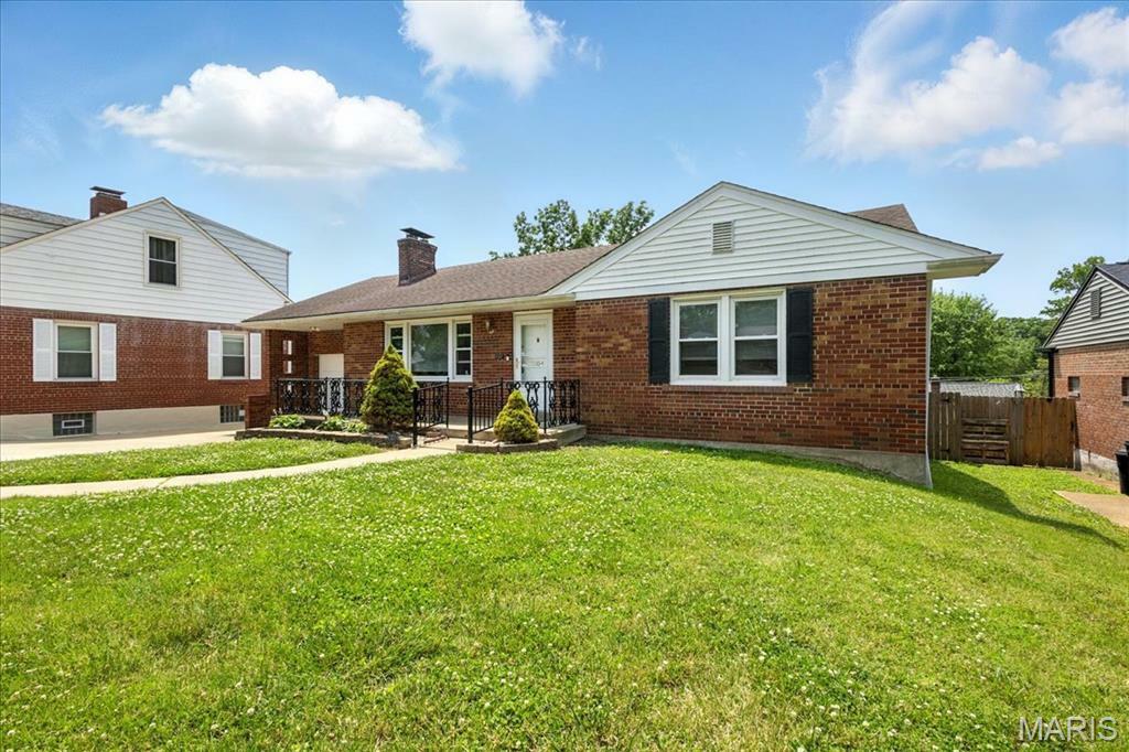 Property Photo: 7054 Eichelberger MO 63123
