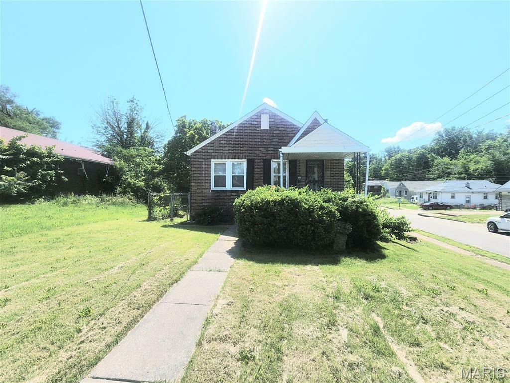 Property Photo: 3412 Pine Grove Avenue MO 63121