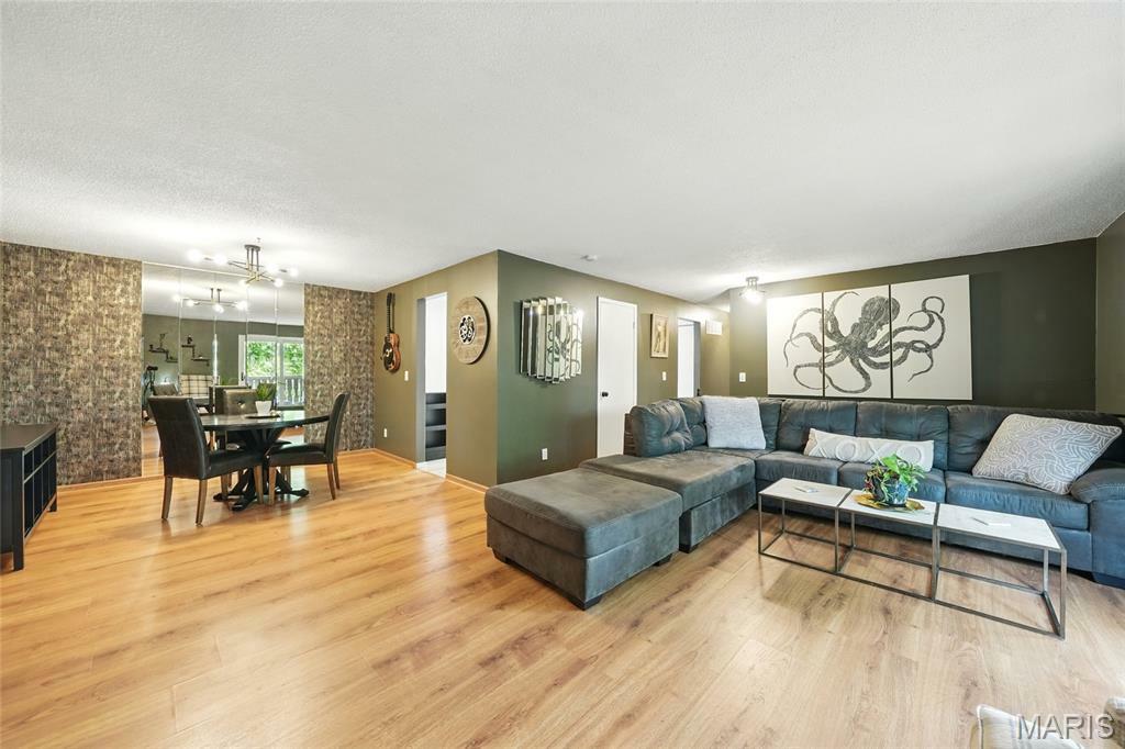 Property Photo: 5569 Baronridge Drive 1 MO 63129