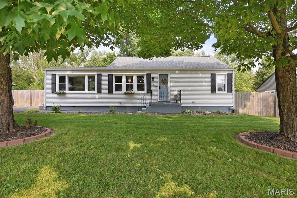 Property Photo: 132 Edgeworth Avenue MO 63043
