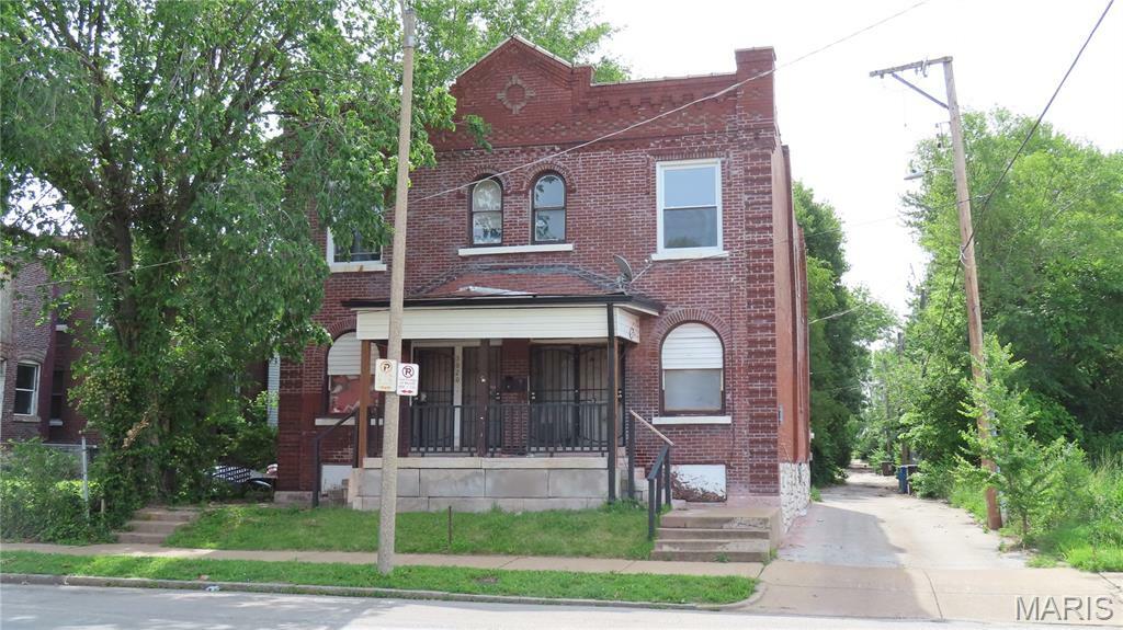 Property Photo: 3018 N Vandeventer MO 63107