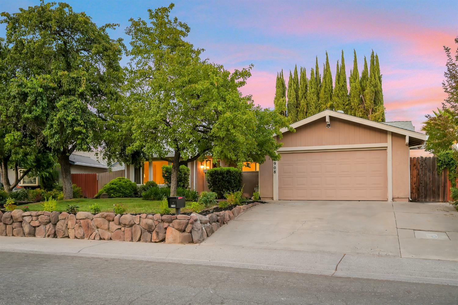 Property Photo: 5908 Shadow Oak Drive CA 95621