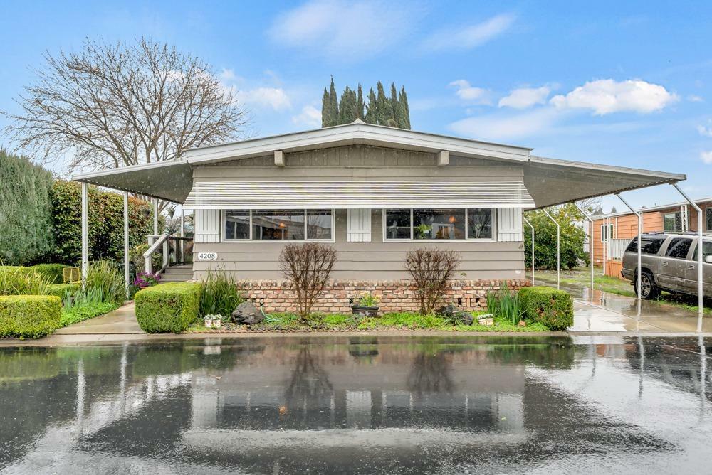 Property Photo: 4208 Bouquet Way 38 CA 95834