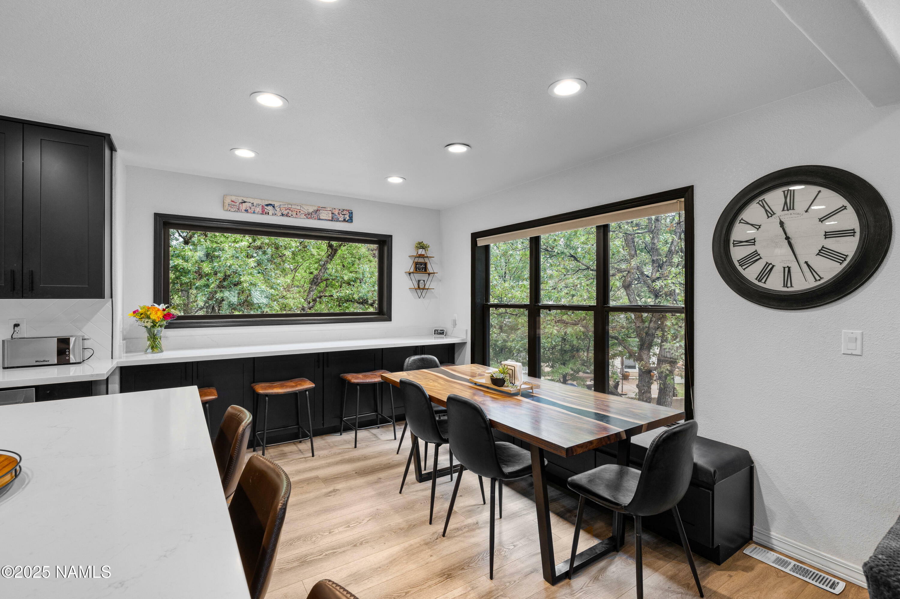 Property Photo: 706 N Hulet Lane AZ 86004