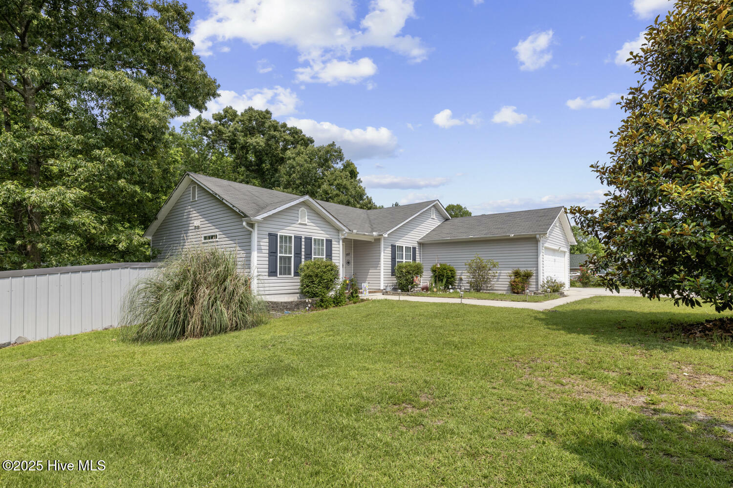 Property Photo: 107 Camellia Creek Drive NC 28574