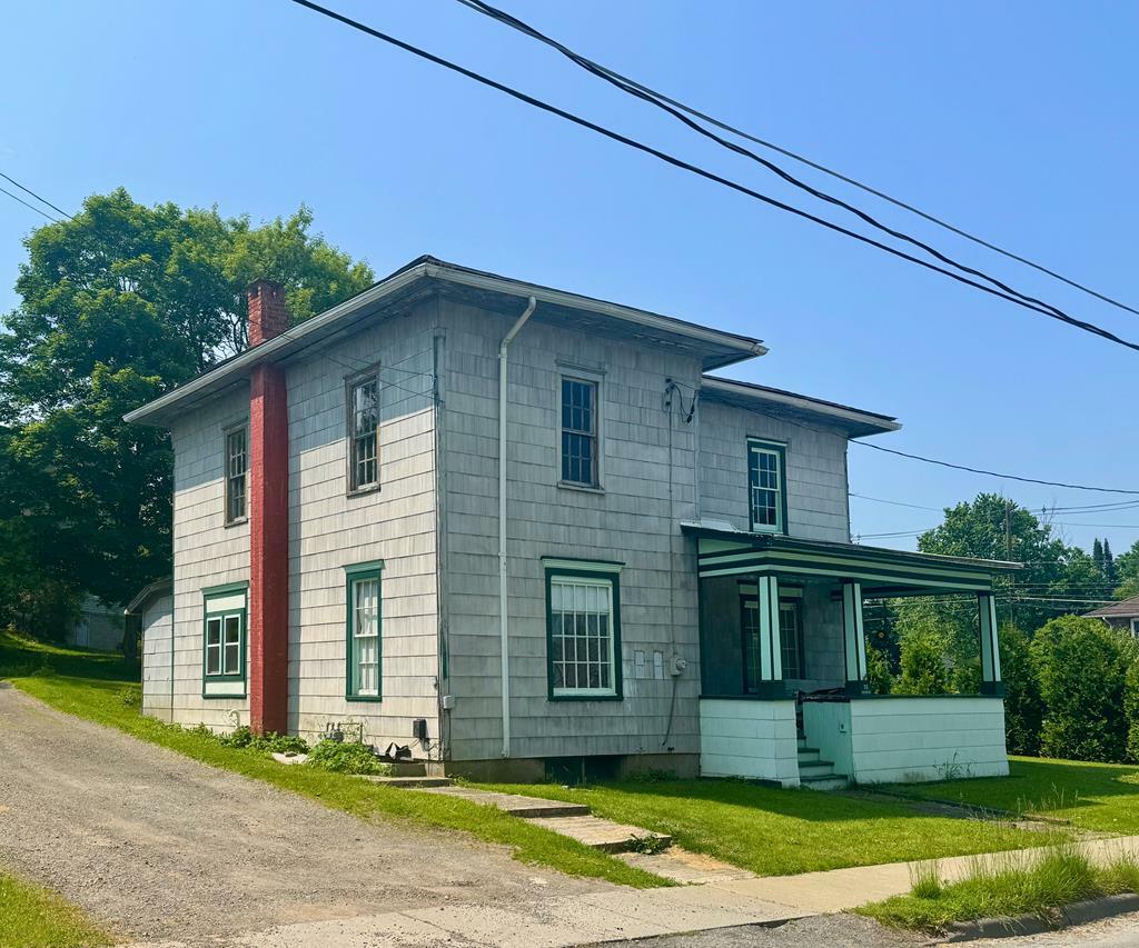 Property Photo: 90 Sherwood St PA 16933