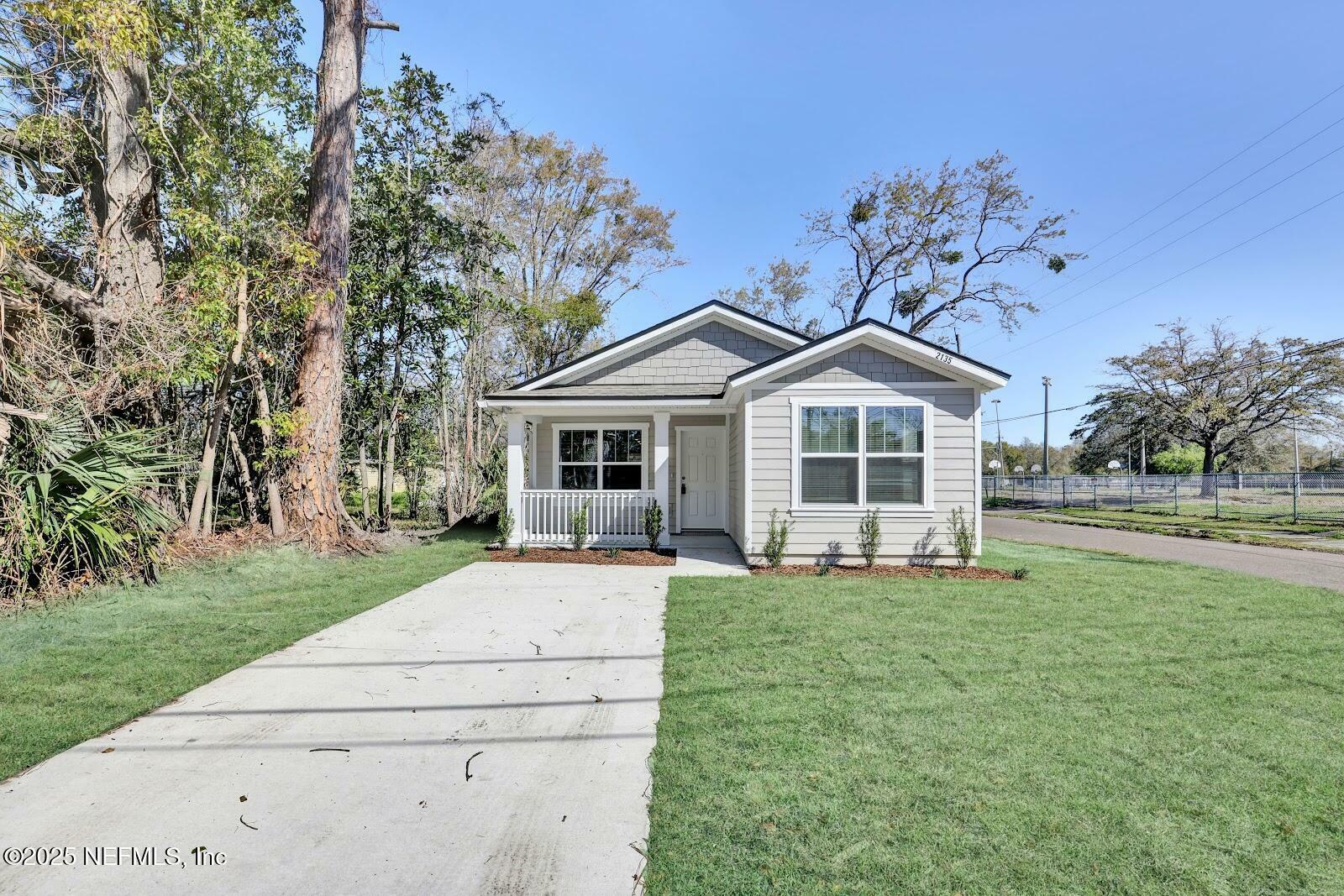 Property Photo: 2135 Hartridge Street FL 32209
