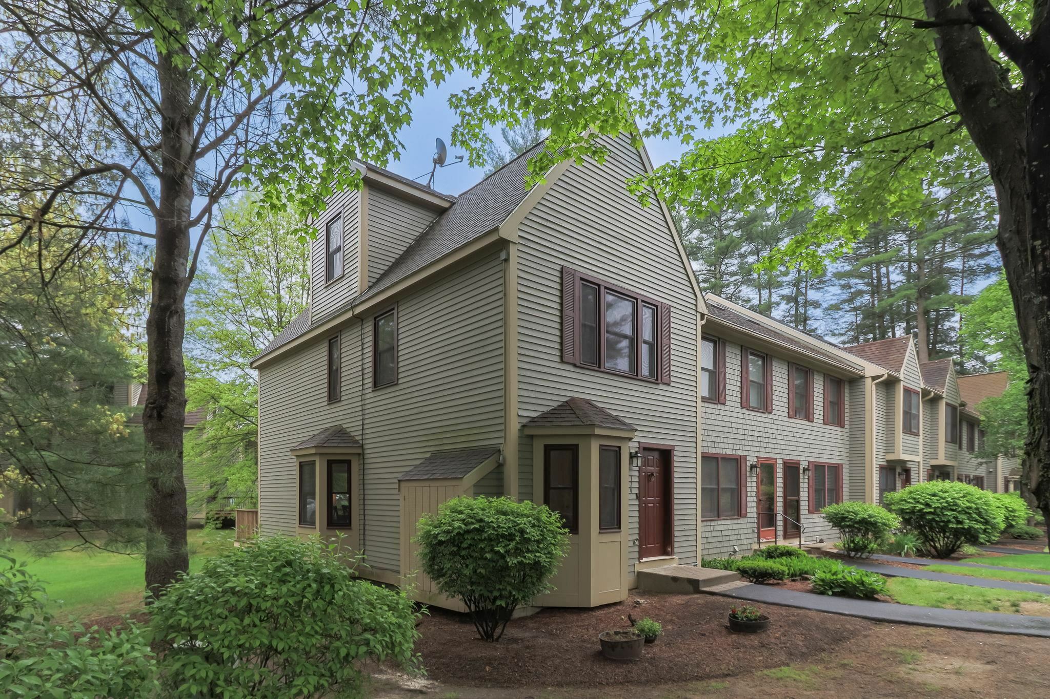 Property Photo: 114 Bartemus Trail NH 03063