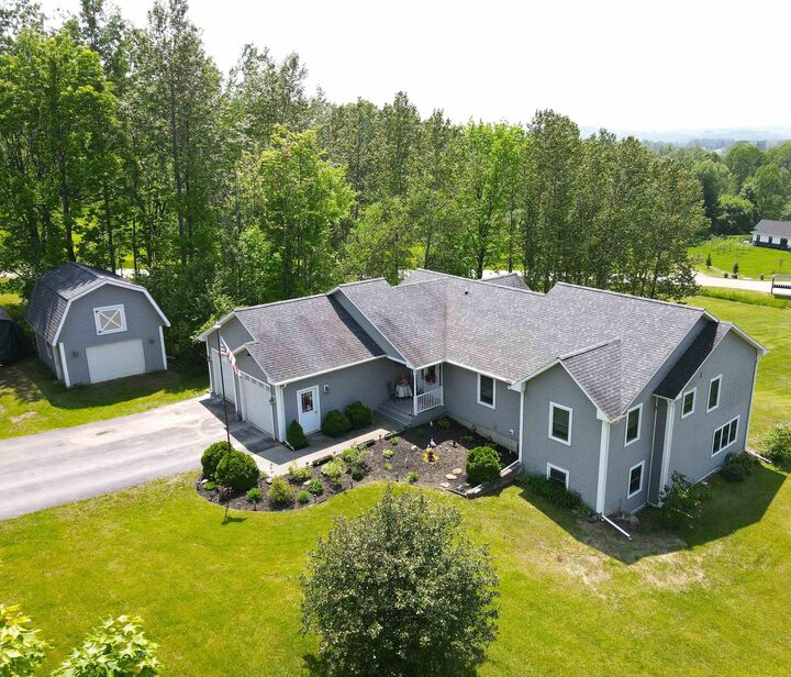 33 Crab Apple Lane  Derby VT 05829 photo