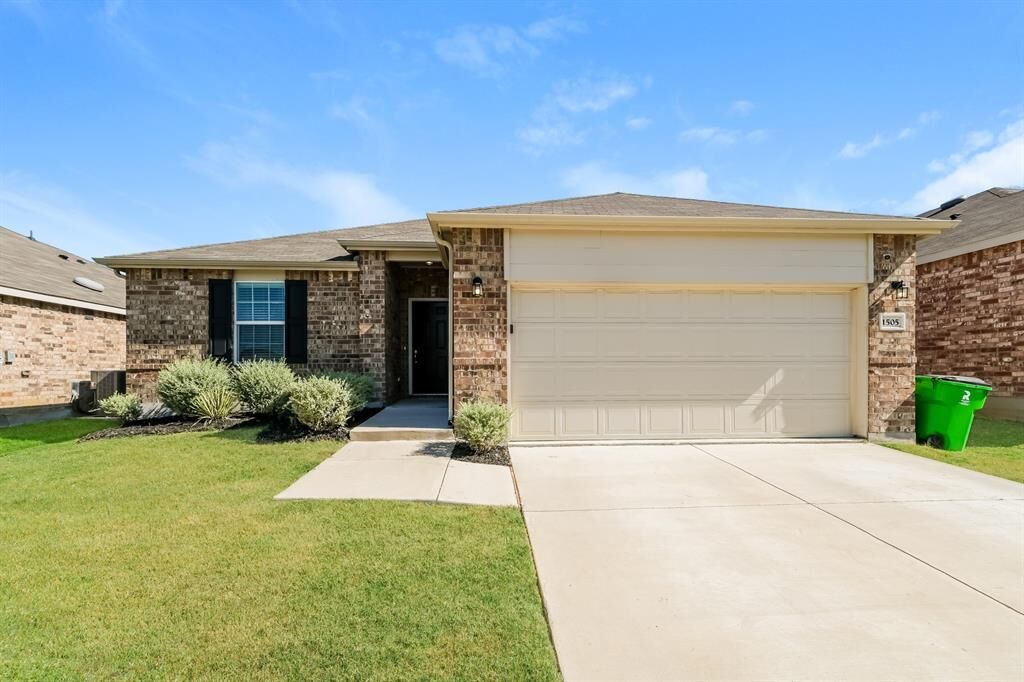 Property Photo: 1505 Vernon Drive TX 76227