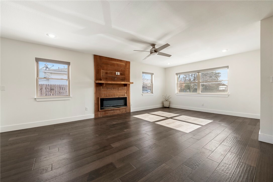 Property Photo:  406 NW 5th Street  AR 72712 