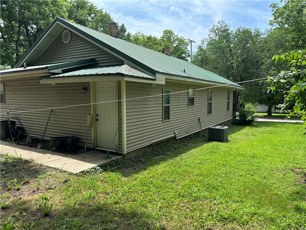 Property Photo: 207 Spring Street AR 72650