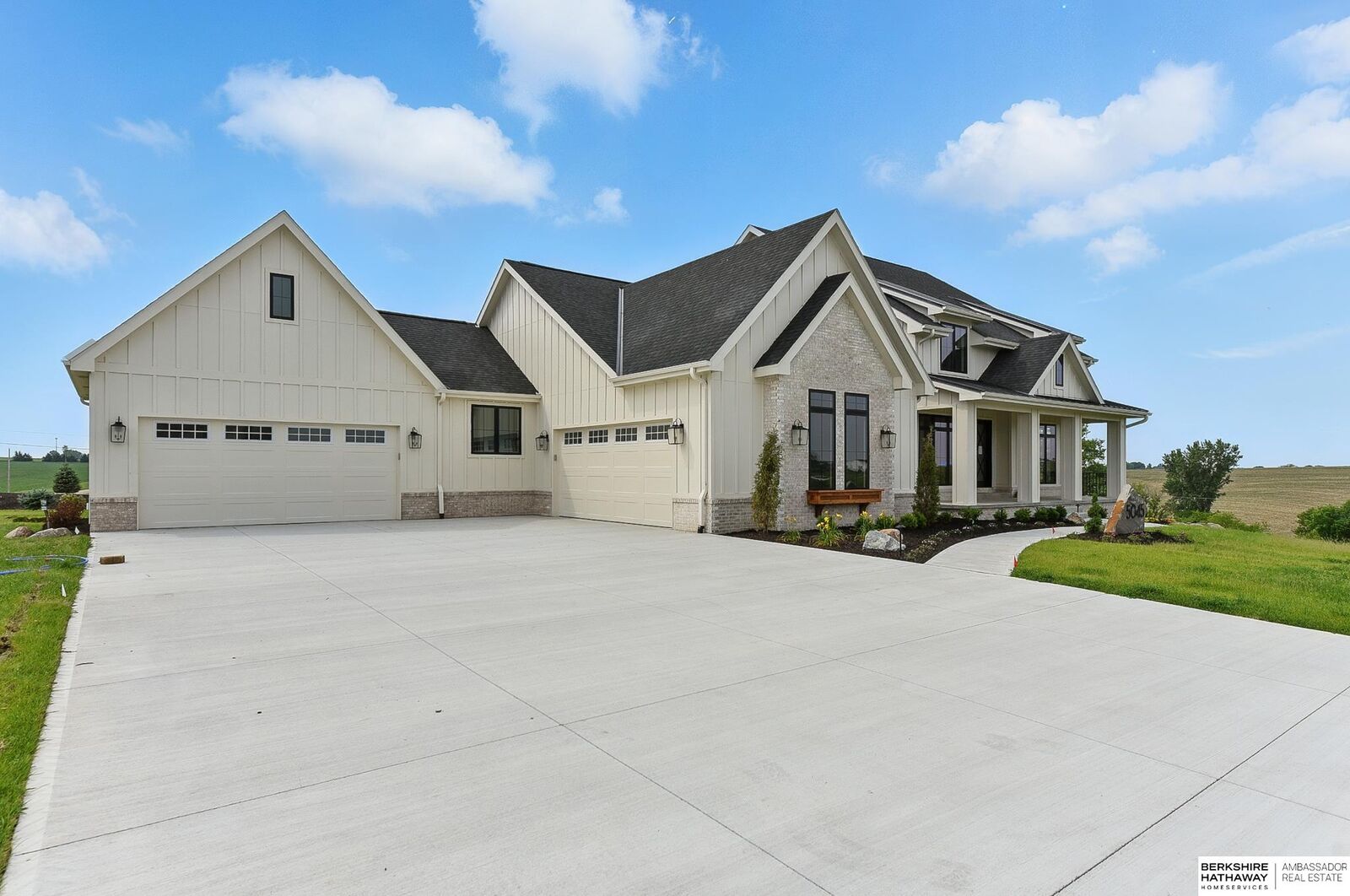 Property Photo:  5045 S 223rd Plaza  NE 68022 