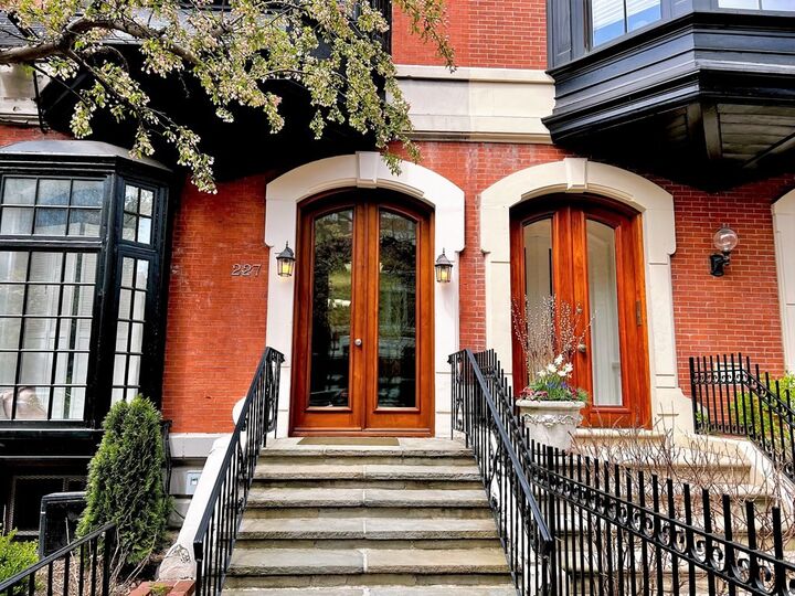 Property Photo:  227 Marlborough St 4  MA 02116 