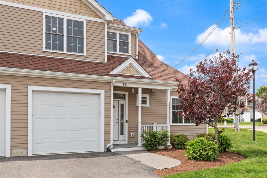 Property Photo: 70 Endicott 1406 MA 02062
