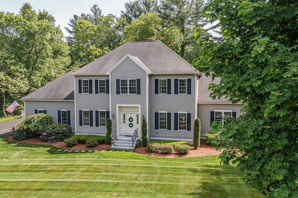 Property Photo: 15 Granite Ln MA 02375