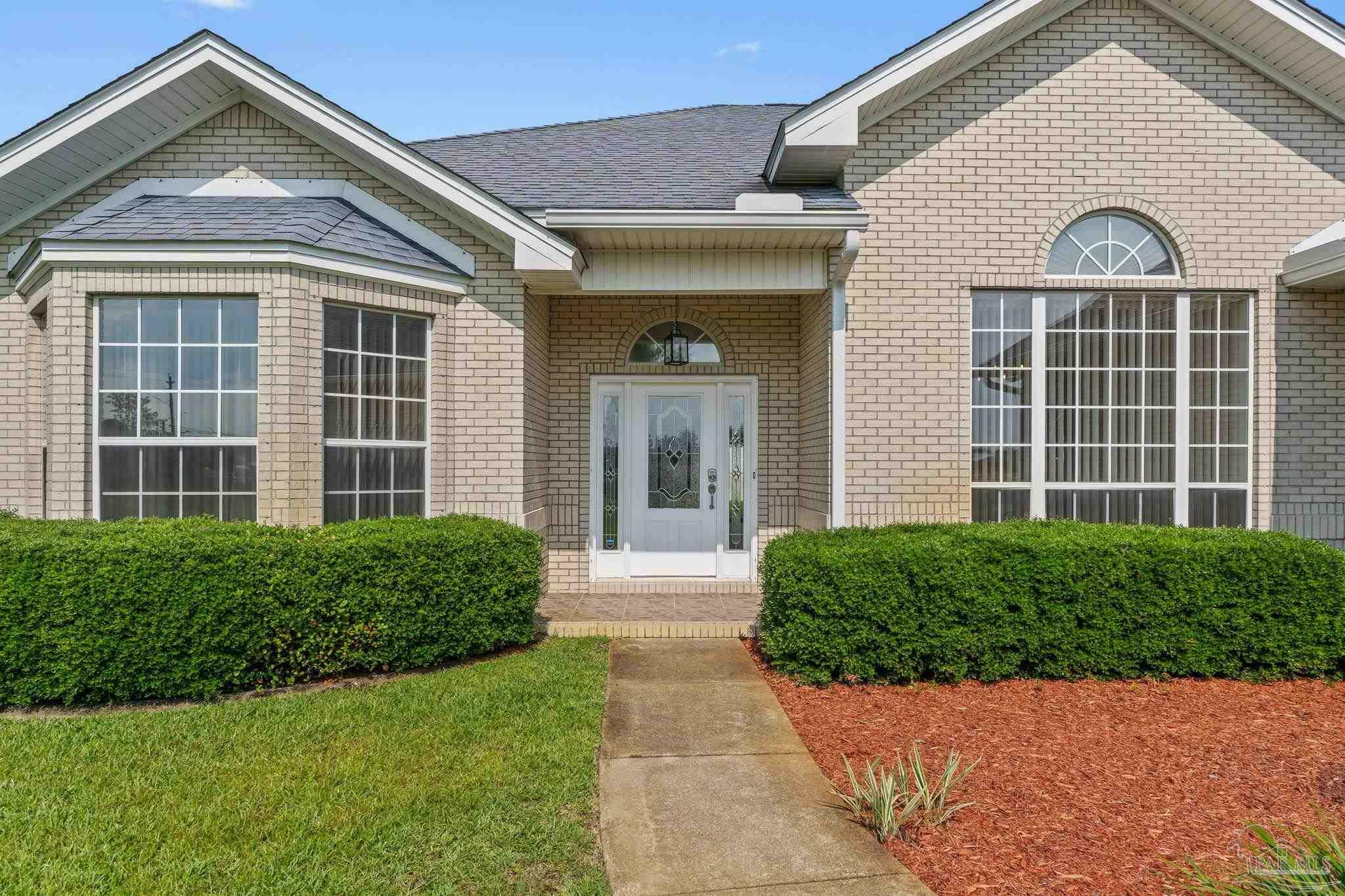 Property Photo: 2006 Costa Verde Ct FL 32566