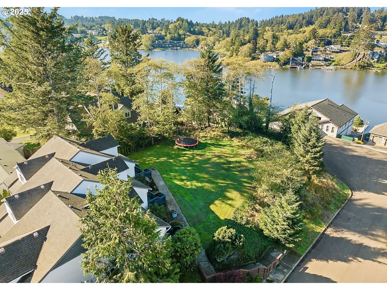 Property Photo: 3508 NE 40th Ct OR 97364