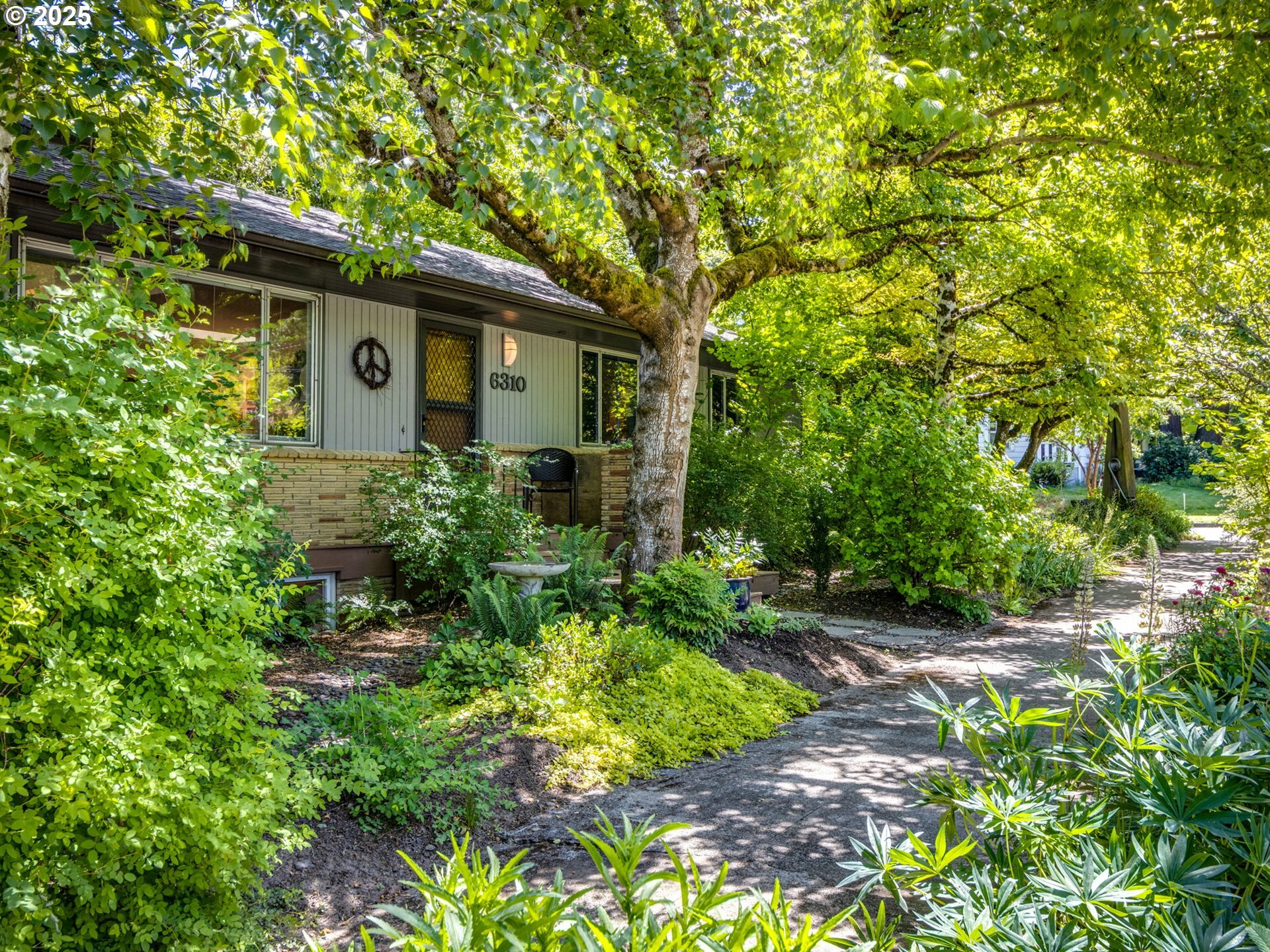 Property Photo:  6310 NE 31st Ave A And B  OR 97211 
