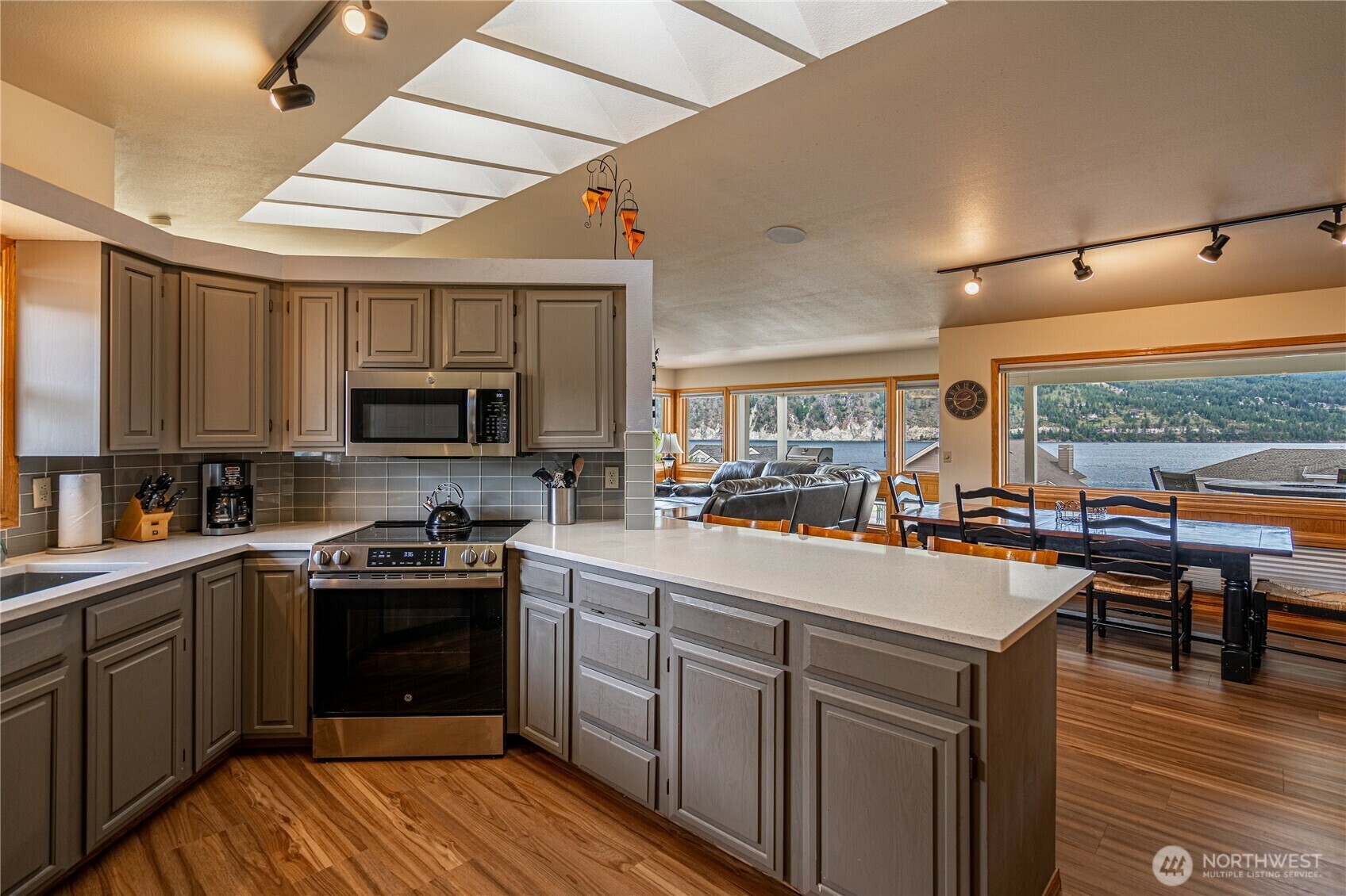 Property Photo: 330 Upper Point Drive WA 98831