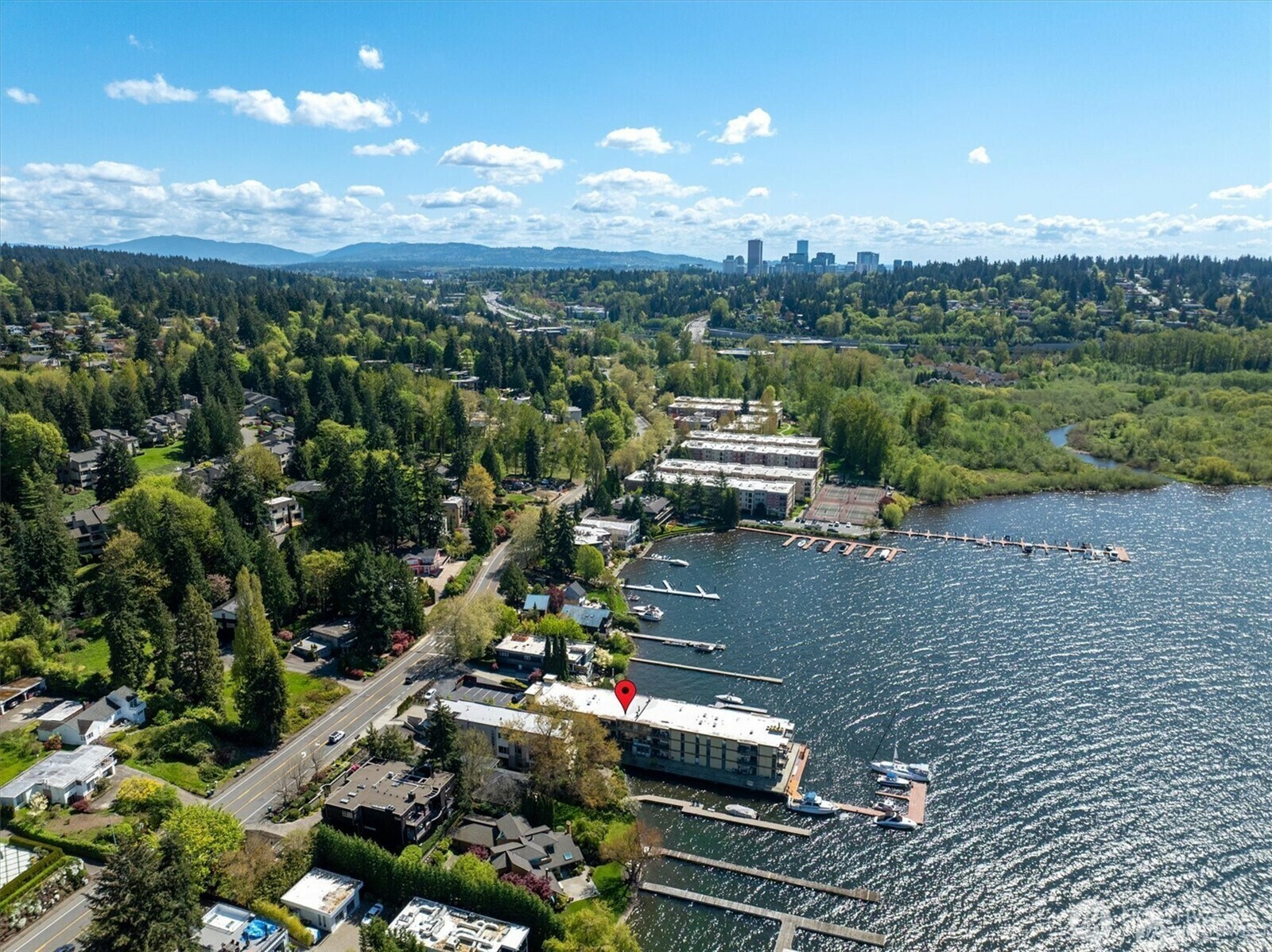 Property Photo: 4561 Lake Washington Boulevard NE 303 WA 98033