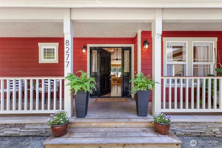 Property Photo: 8277 New Holland Ct WA 98110