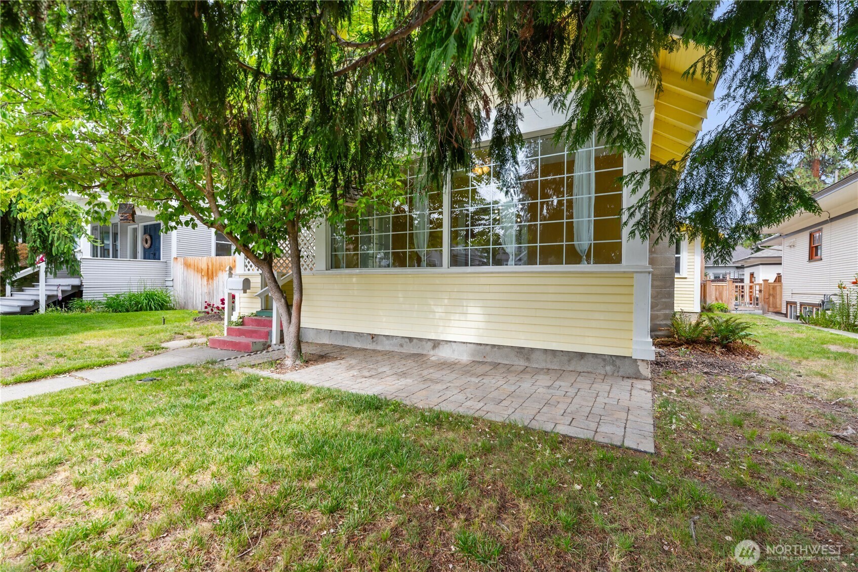 Property Photo: 506 Douglas Street WA 98801