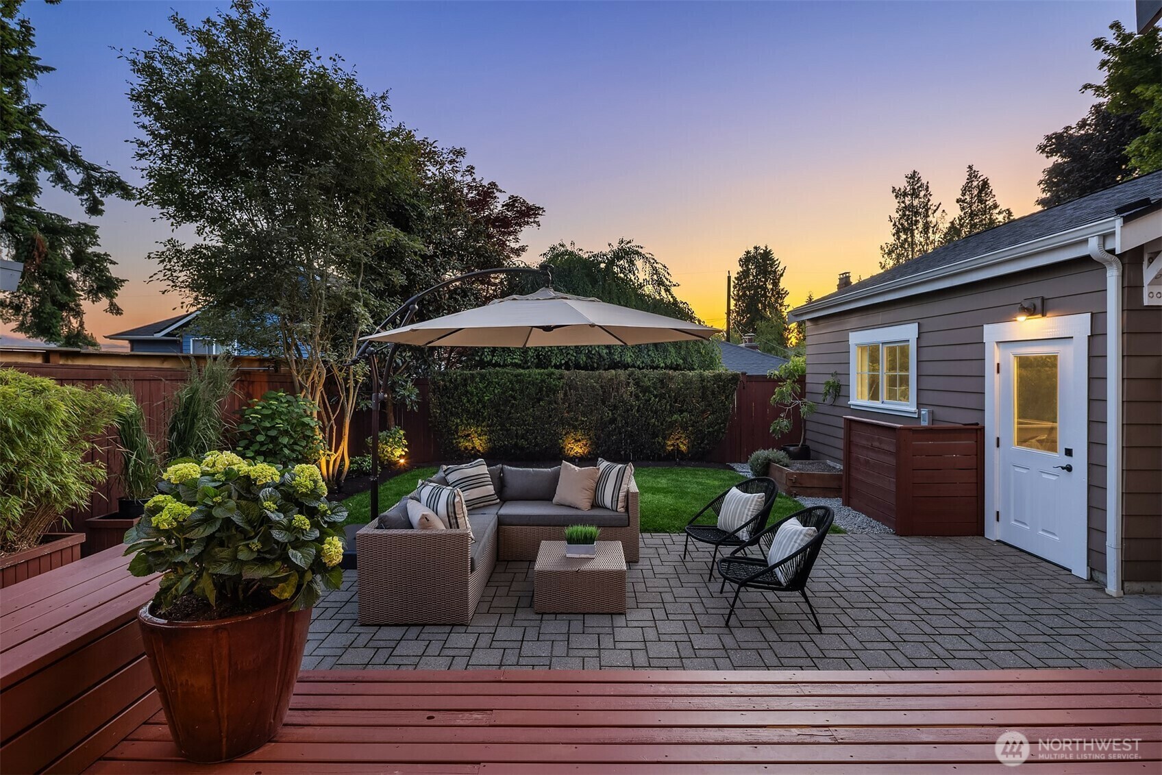 Property Photo: 6227 32nd Avenue NE WA 98115