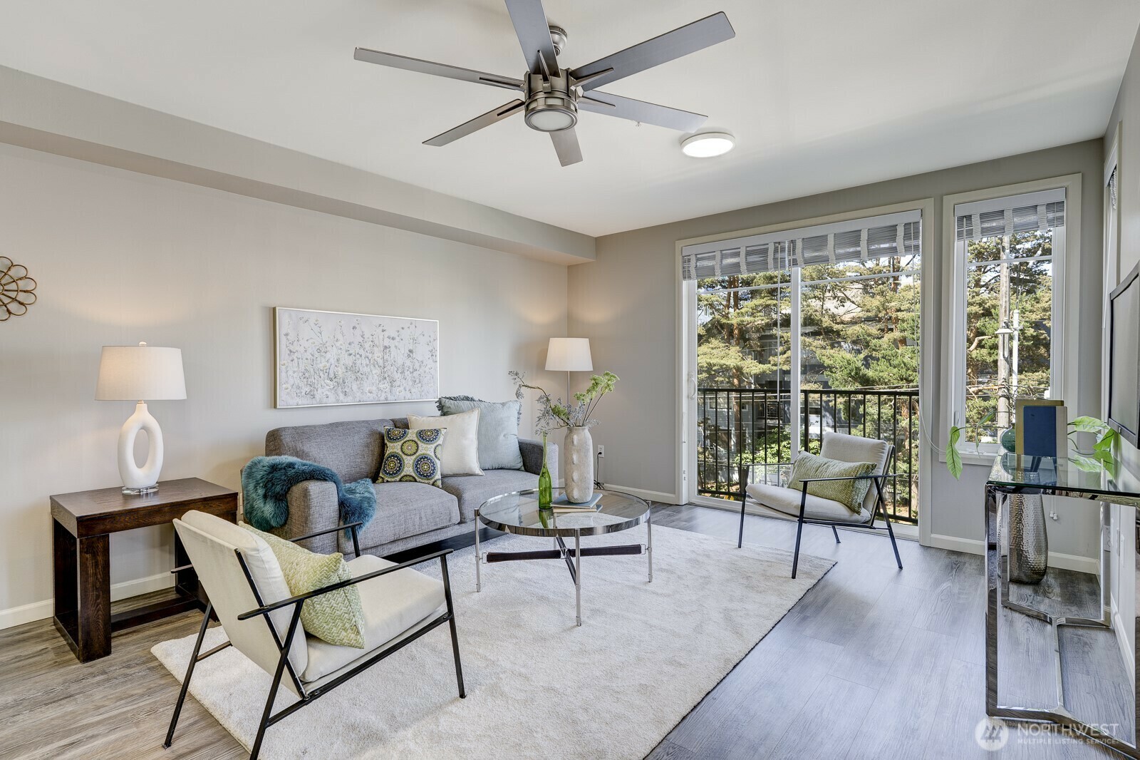 Property Photo: 124 Bellevue Avenue E 305 WA 98102