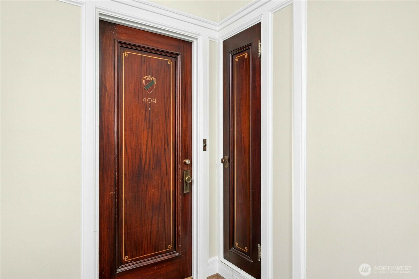 Property Photo: 100 W Highland Drive 404 WA 98119