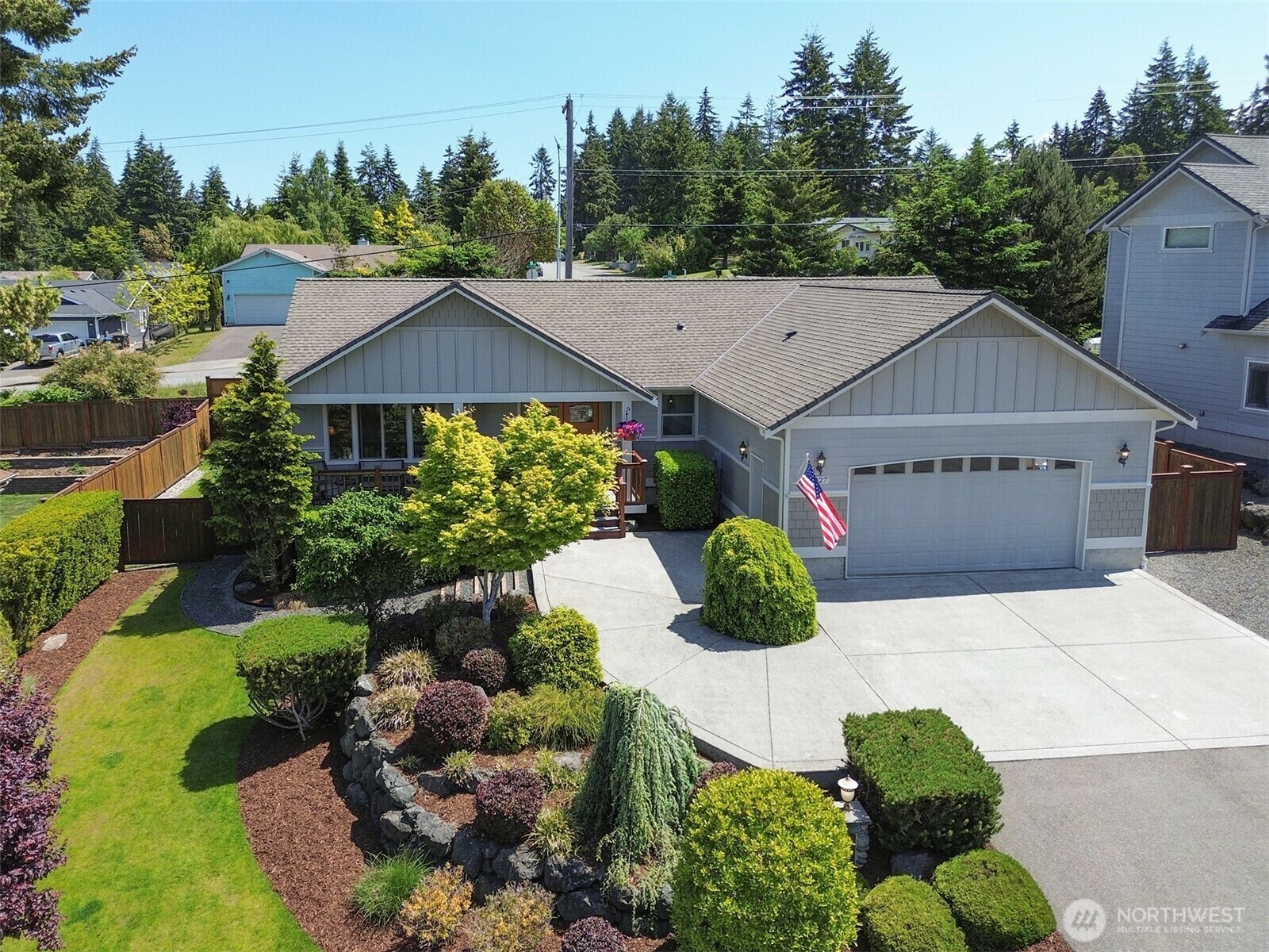 Property Photo: 1427 N Aurora Court WA 98363