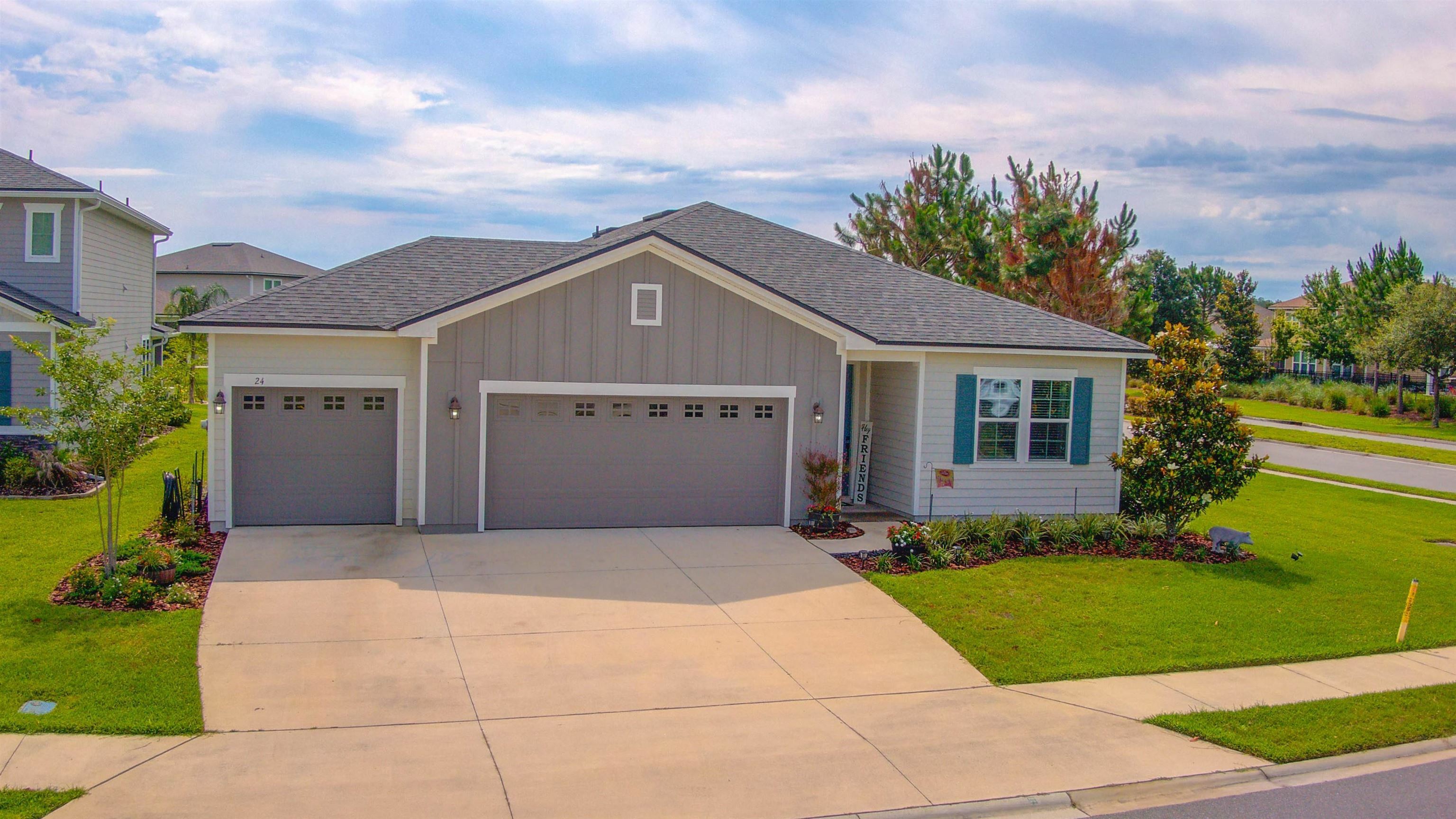 Property Photo: 24 Pepperpike Way FL 32092