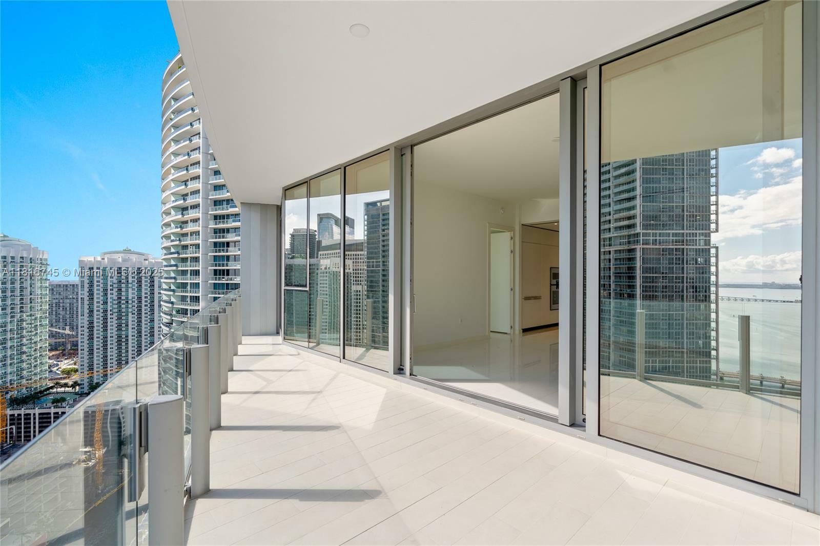 Property Photo: 300 Biscayne Blvd Way 3506 FL 33131