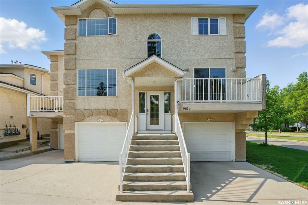 Property Photo: 901D 9th Street E SK S7H 0M9