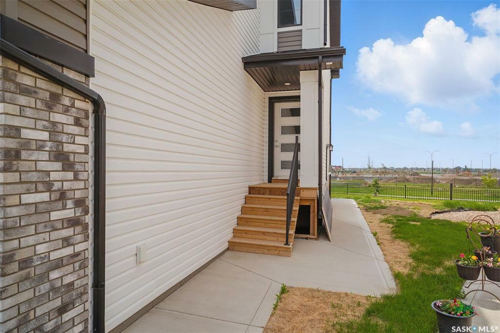 Property Photo: 426 Myles Heidt Manor SK S7W 1J1