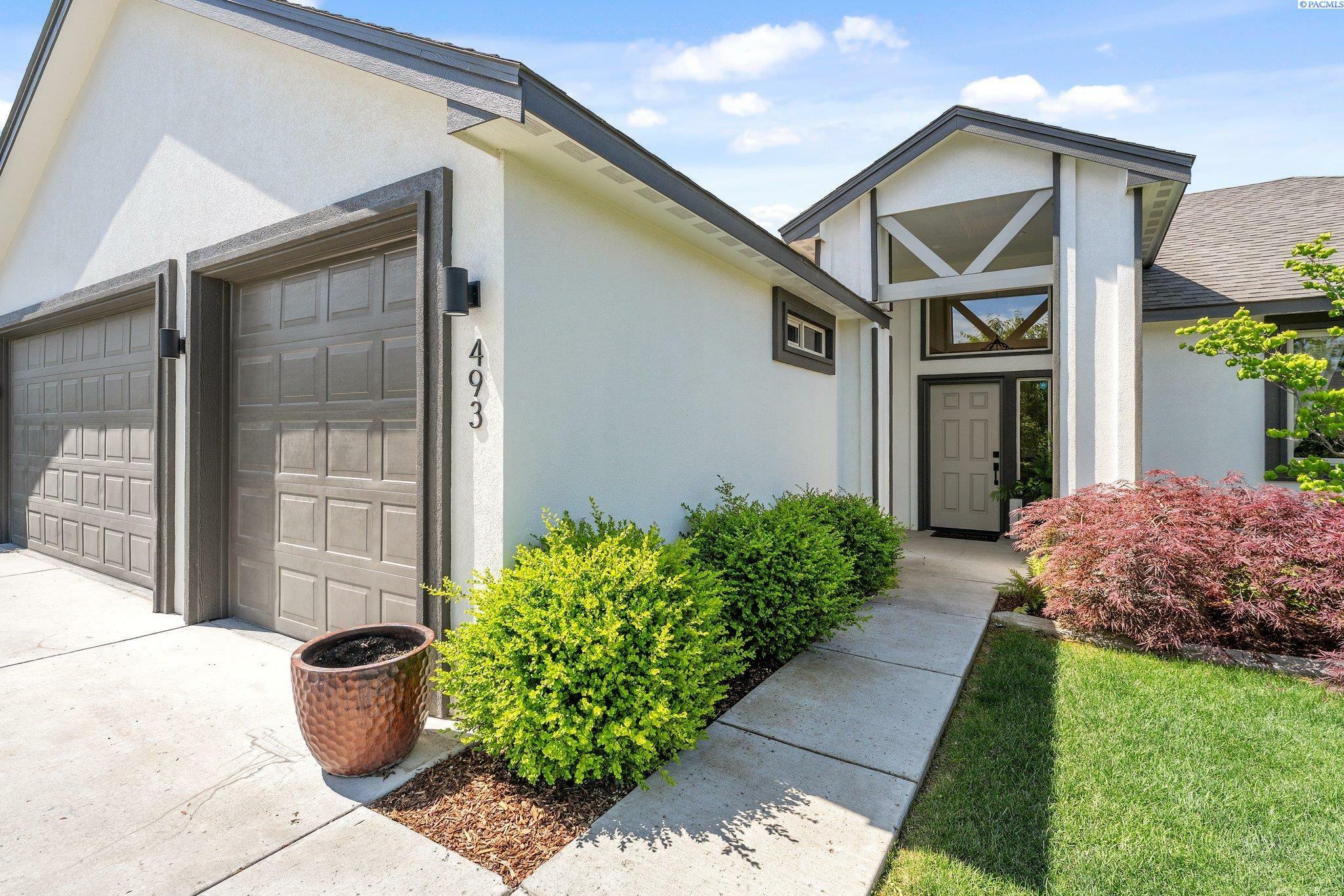 493 Charbonneau Drive  Richland WA 99352 photo