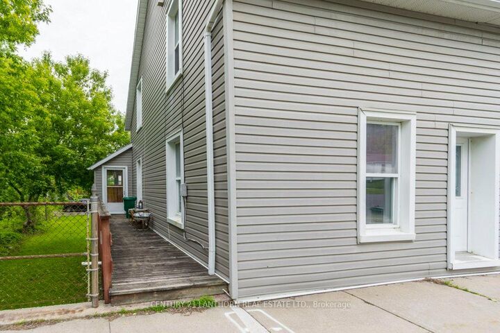 Photo de la propriété:  47-49 Union Street  ON K0K 2T0 