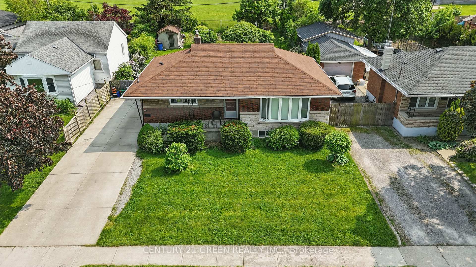 Photo de la propriété:  42 Bloomfield Avenue  ON L2P 1X3 