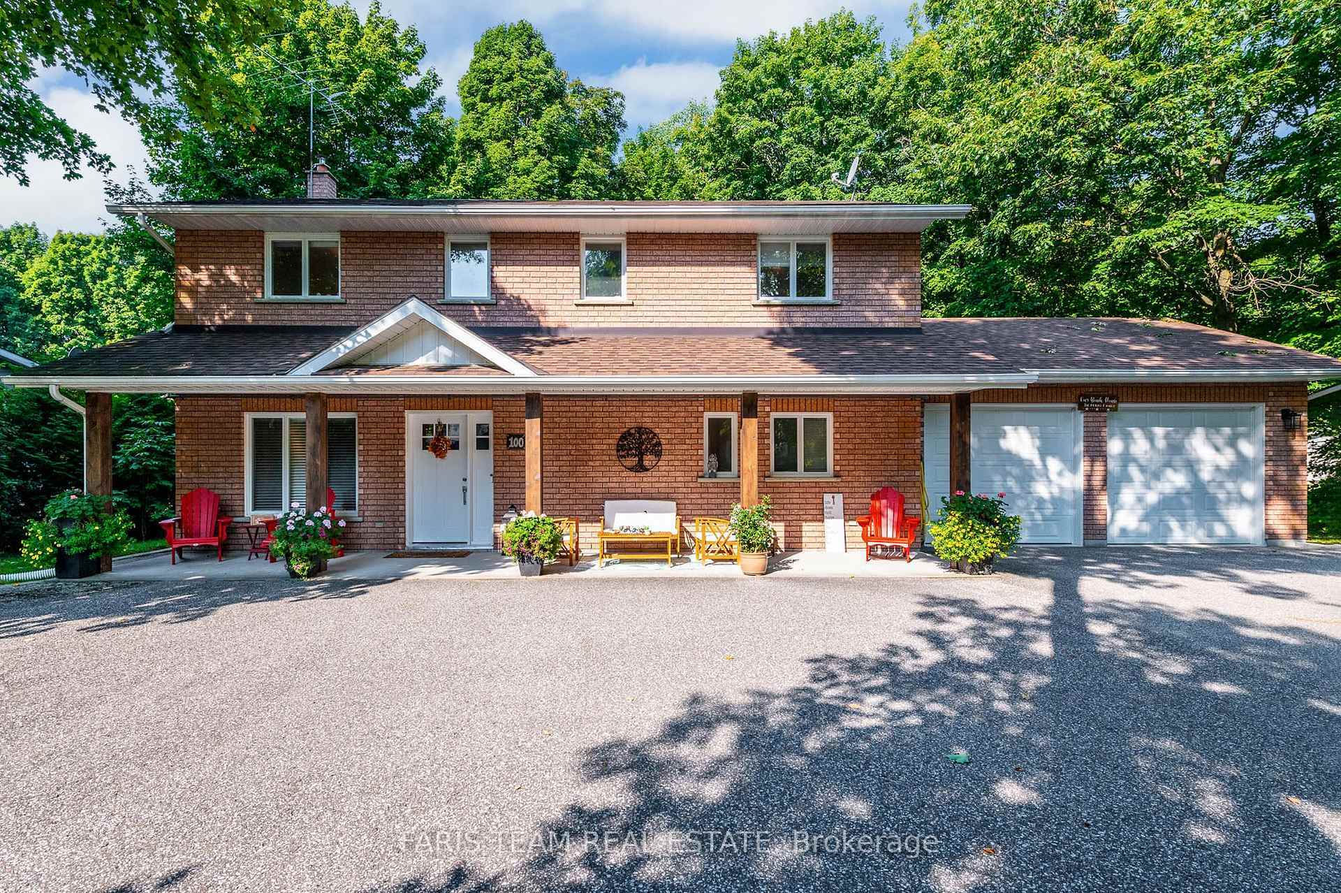 Photo de la propriété: 100 Desroches Trail ON L9M 0H9