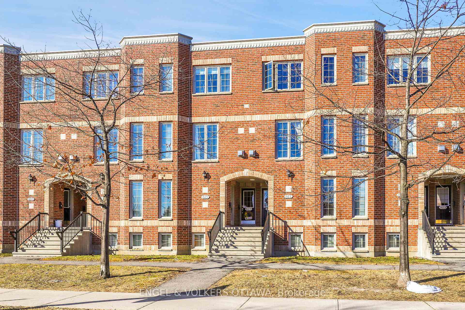 811 Longfields Drive  Barrhaven ON K2J 5N2 photo