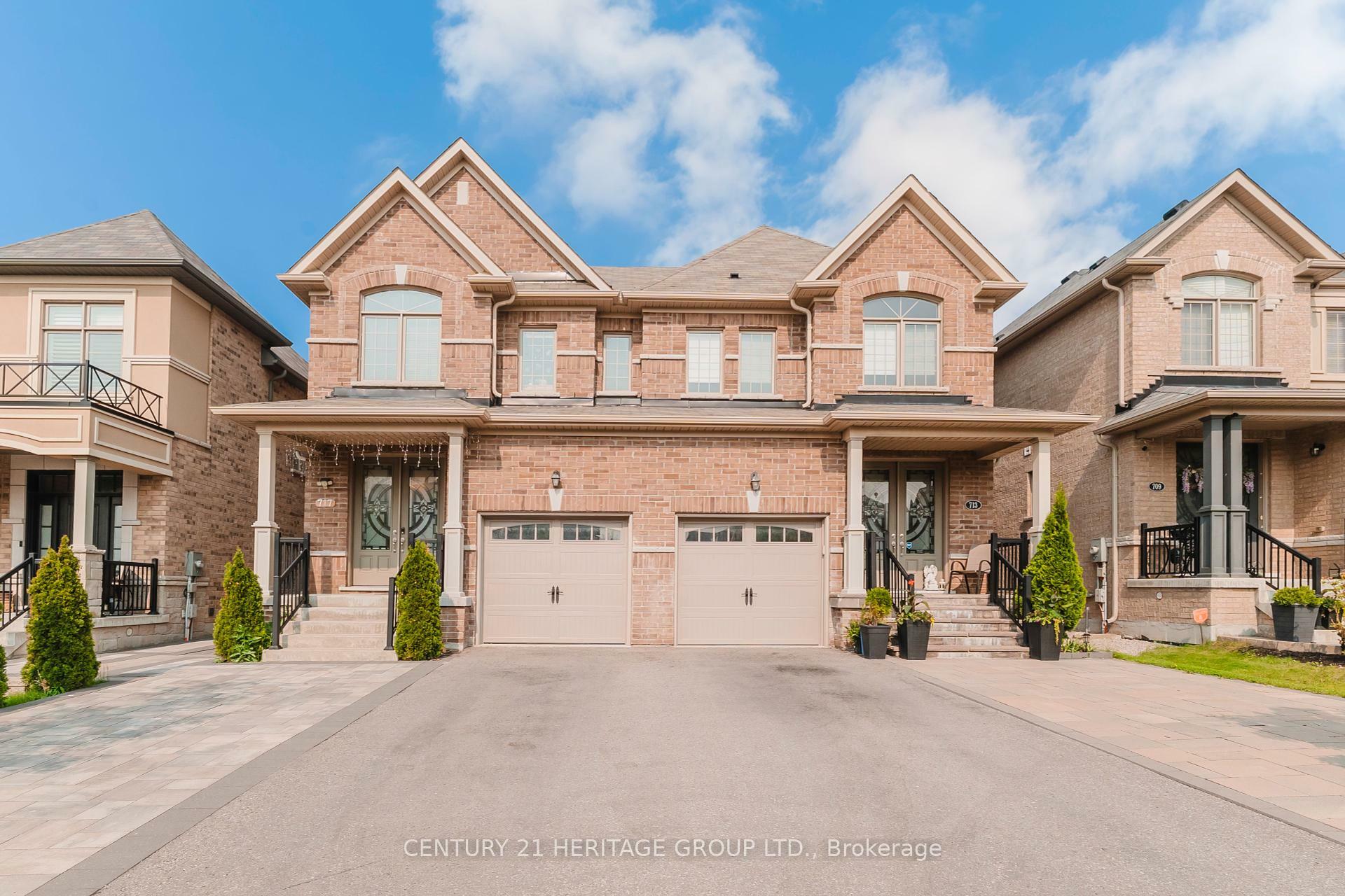 Property Photo:  717 Yarfield Crescent  ON L3X 1C5 