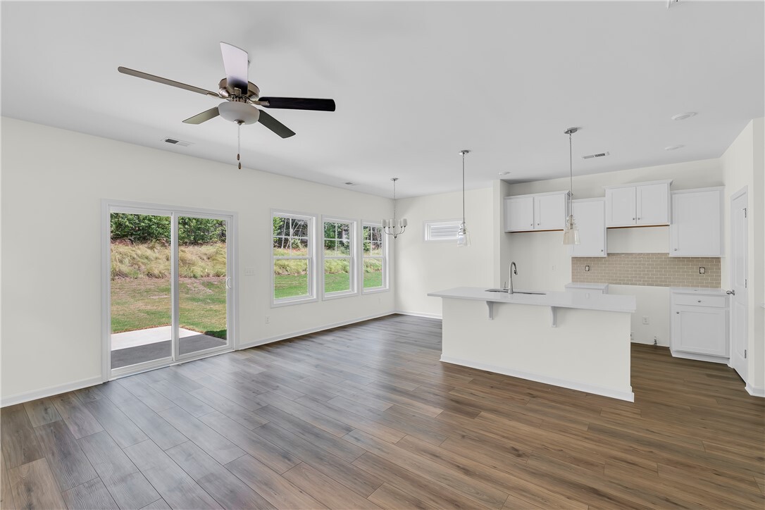 Property Photo: 216 Brown Circle SC 29642