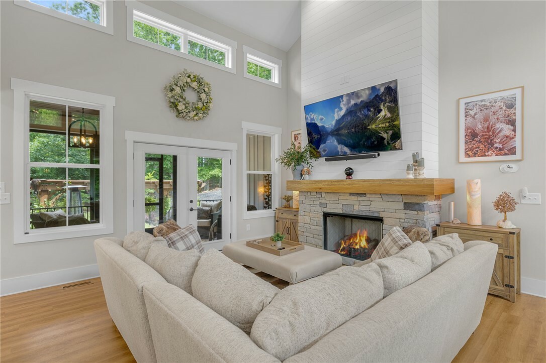 Property Photo: 110 Royal Oaks Drive SC 29625