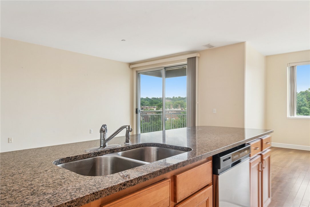 Property Photo:  5570 Centre Ave 306  PA 15232 