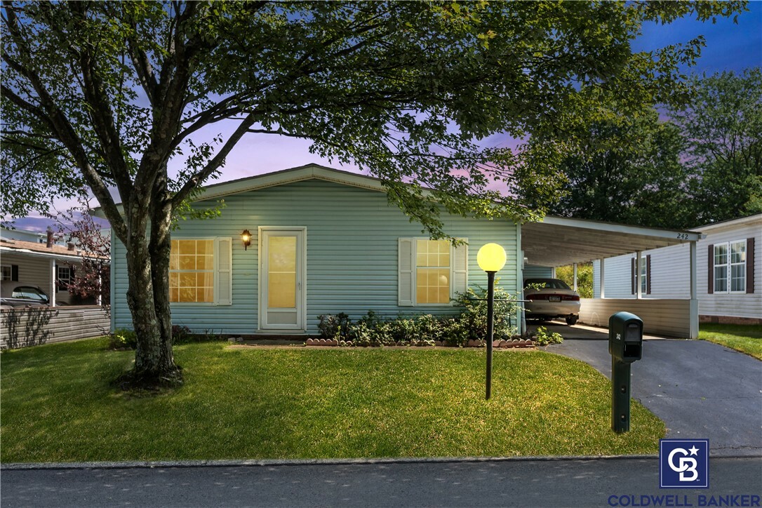 Property Photo:  242 Ridge Ln  PA 15668 