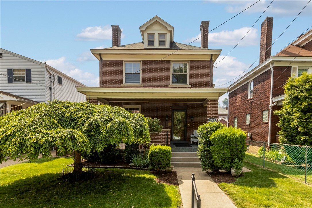 Property Photo: 1623 Villanova PA 15206