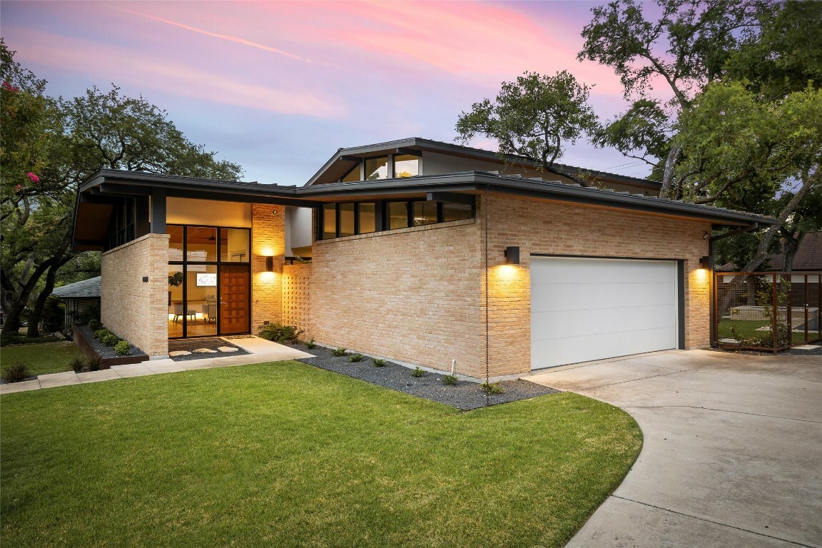 Property Photo: 4005 Knollwood Drive TX 78731