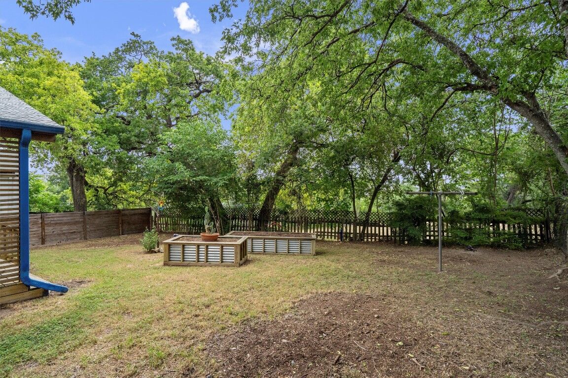 Property Photo: 1105 Upland Drive TX 78741