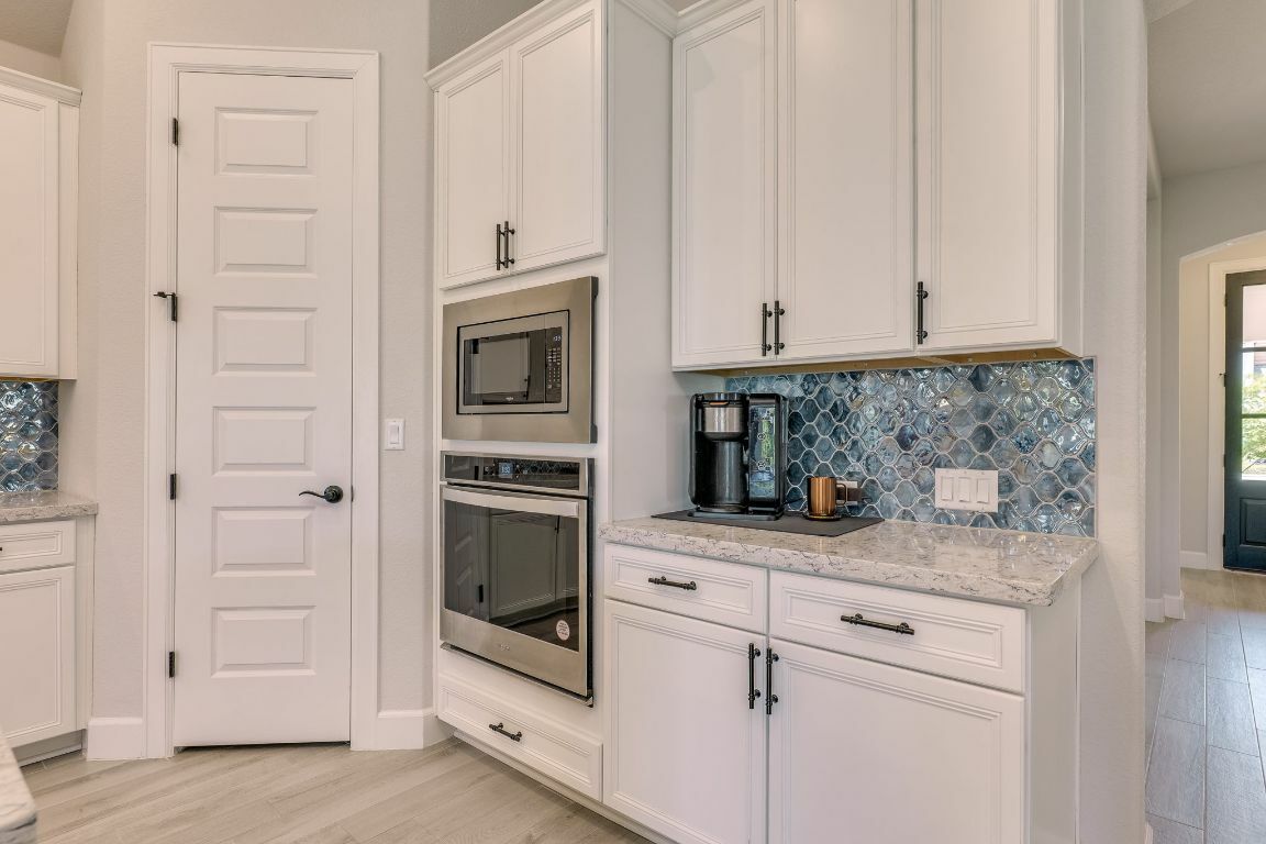 Property Photo: 603 Arundel Road TX 78738