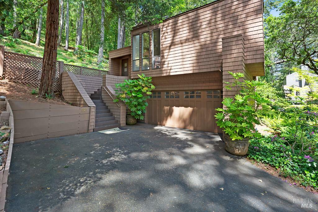 Property Photo: 827 Wild Oak Drive CA 95409